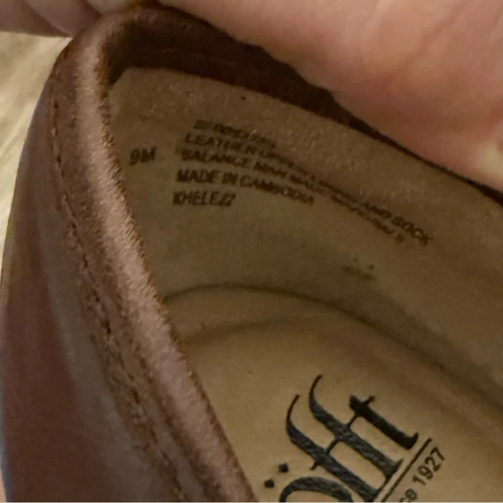 Sofft Napoli II Tobacco Brown Leather Women’s Size 9 M Classic Comfort Modern